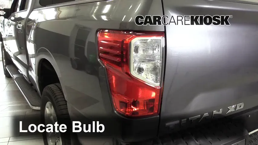 2017 Nissan Titan XD SL 5.6L V8 Lights